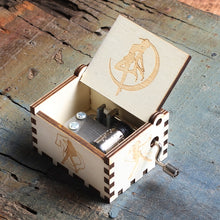 Load image into Gallery viewer, 2020 New Wooden Hand Crank Queen Music Box Game Of Thrones Dragon Ball TO MY Goigeous Wife Theme Music Box Christmas Gift