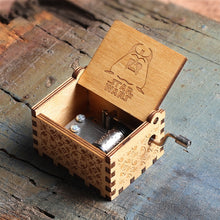 Load image into Gallery viewer, 2020 New Wooden Hand Crank Queen Music Box Game Of Thrones Dragon Ball TO MY Goigeous Wife Theme Music Box Christmas Gift