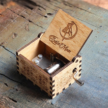 Load image into Gallery viewer, 2020 New Wooden Hand Crank Queen Music Box Game Of Thrones Dragon Ball TO MY Goigeous Wife Theme Music Box Christmas Gift
